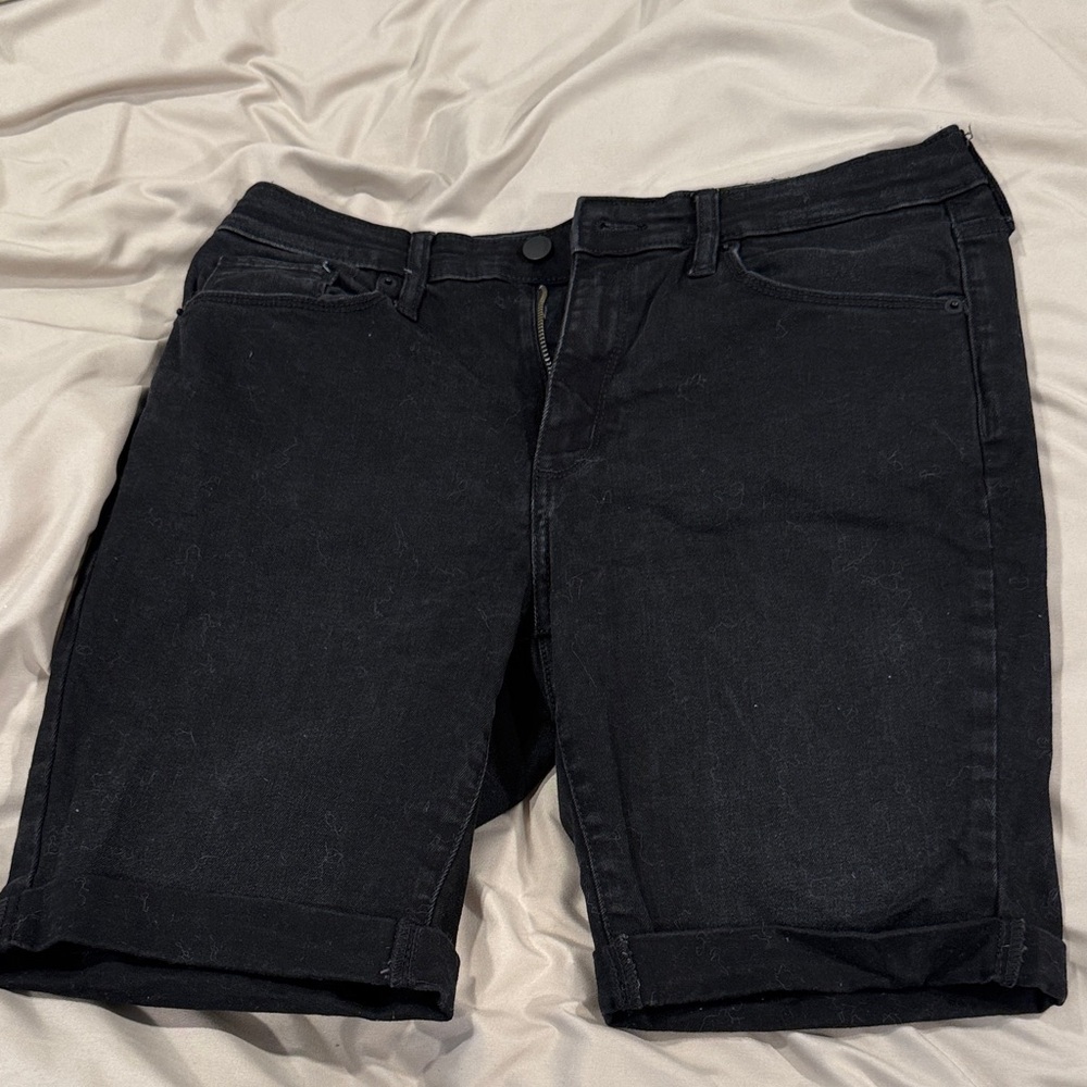 Universal Thread Black Women's Shorts